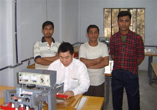 巴基斯坦客戶合作PVC包裝袋熱合機項目